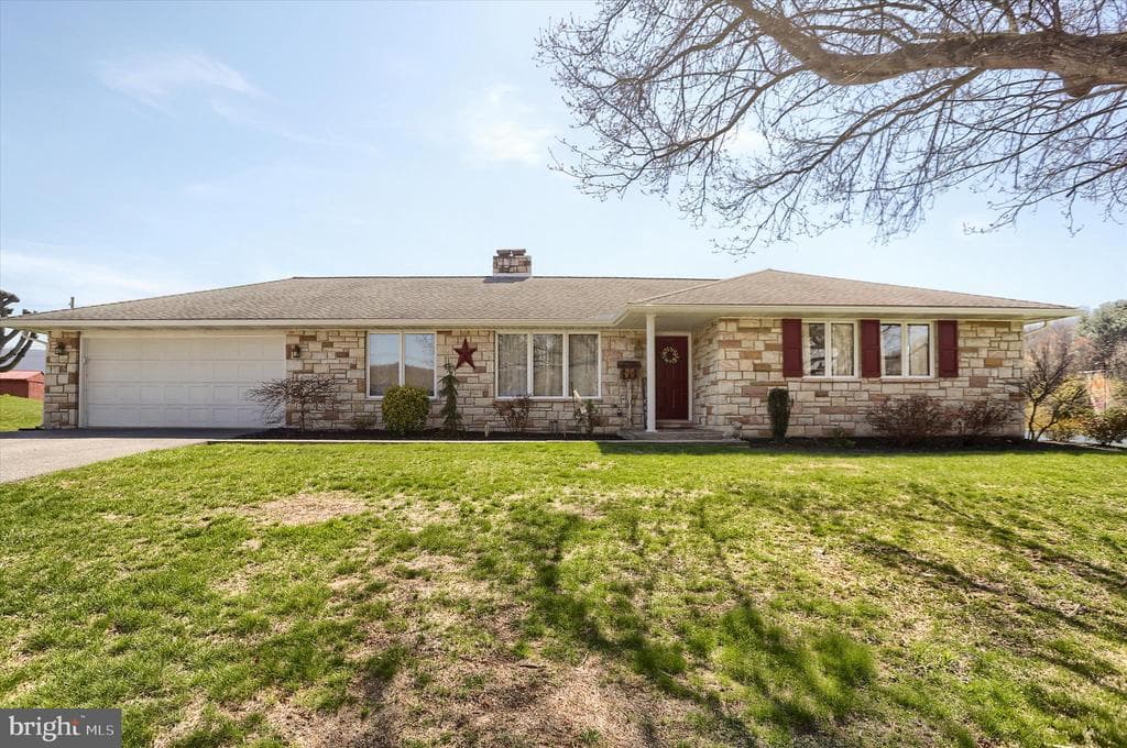 162 Oak Drive photo 1