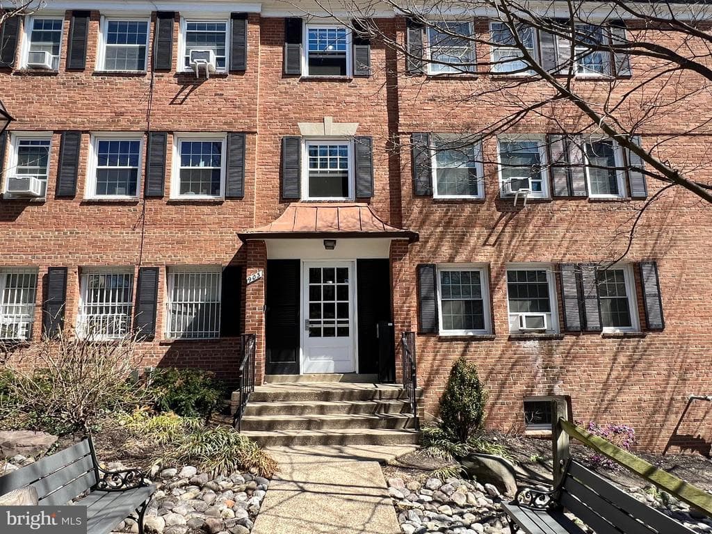 903 S Frederick Street S #3 photo 1