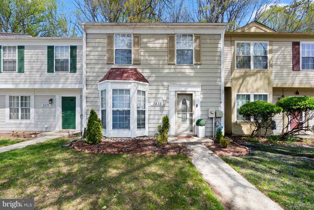 3433 Elenoir Court photo 1
