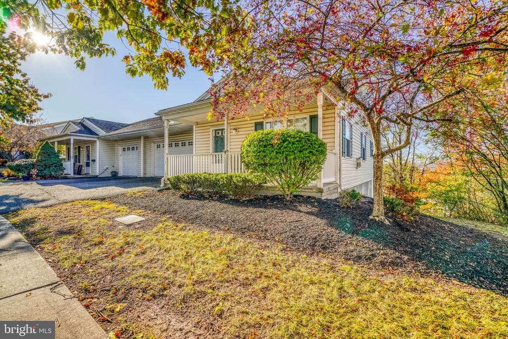 117 W Harmony Drive photo 1