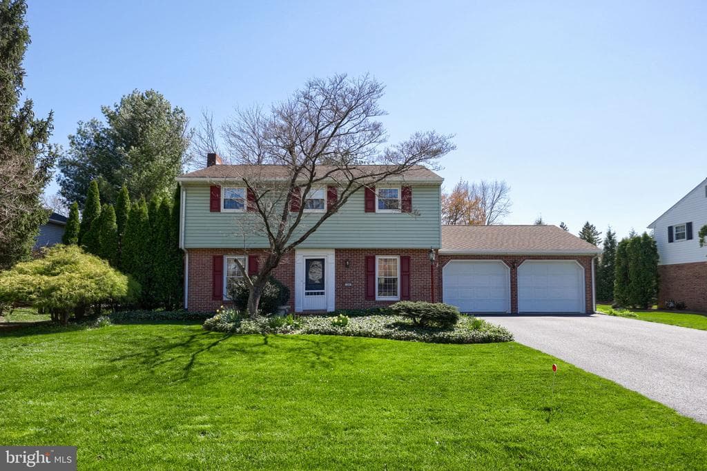 24 Blaine Avenue photo 1