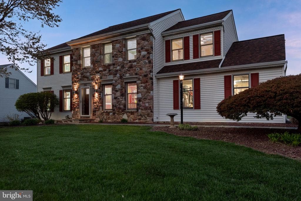 205 Cambridge Drive photo 1