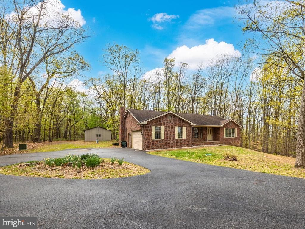 10393 Liberty Road photo 1