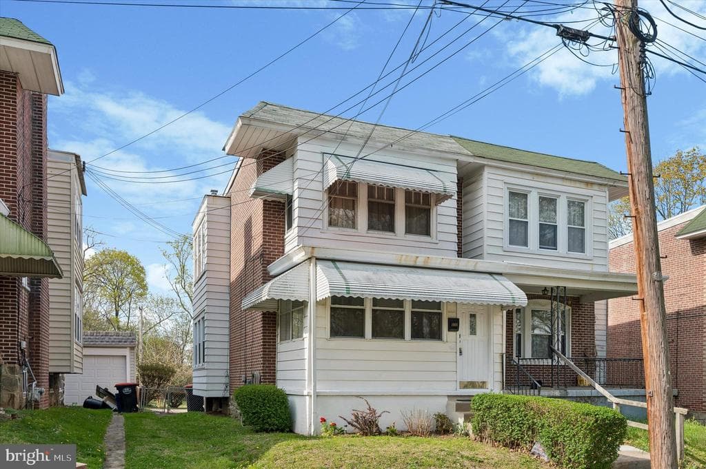 1008 E 18th Street photo 1