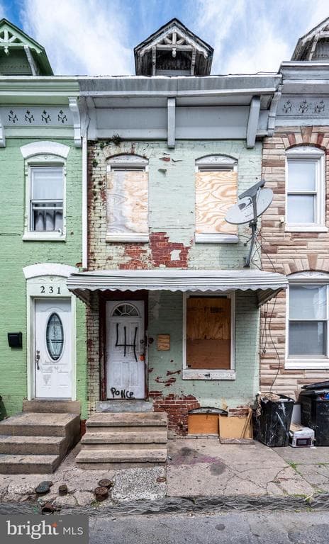 233 Hudson Street photo 1