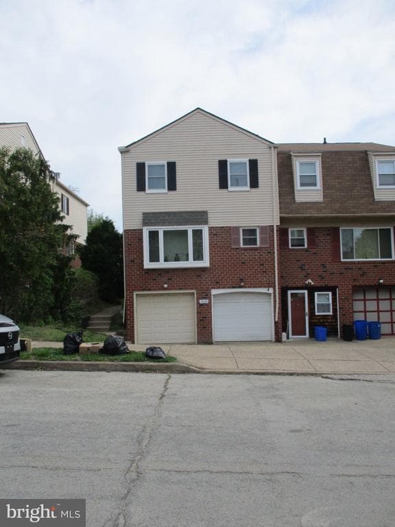 1569 Stoney Lane #b photo 1