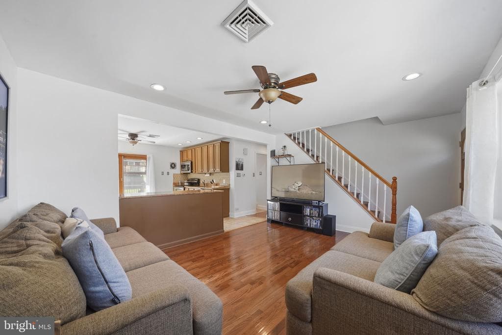 7526 Henry Avenue photo 1