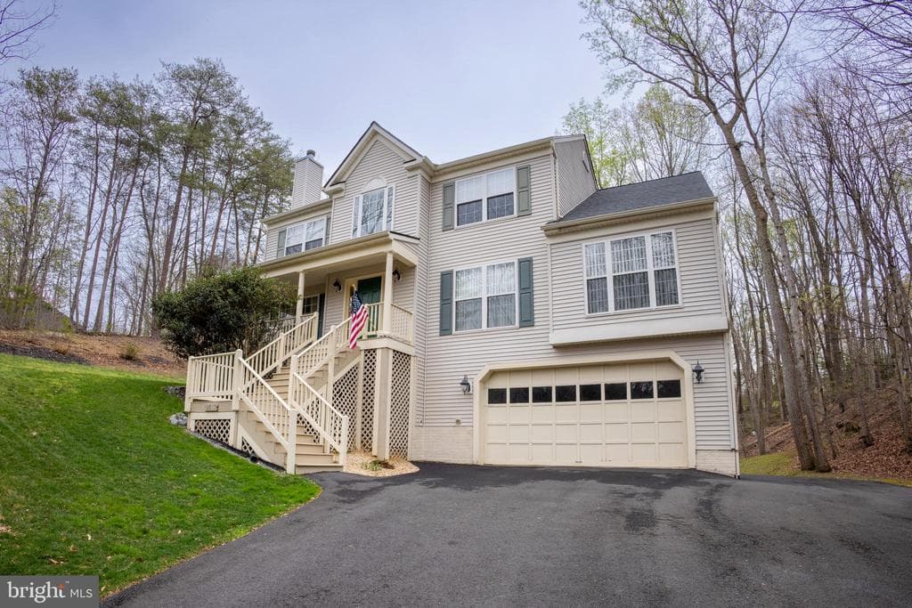 2035 Farragut Drive photo 1