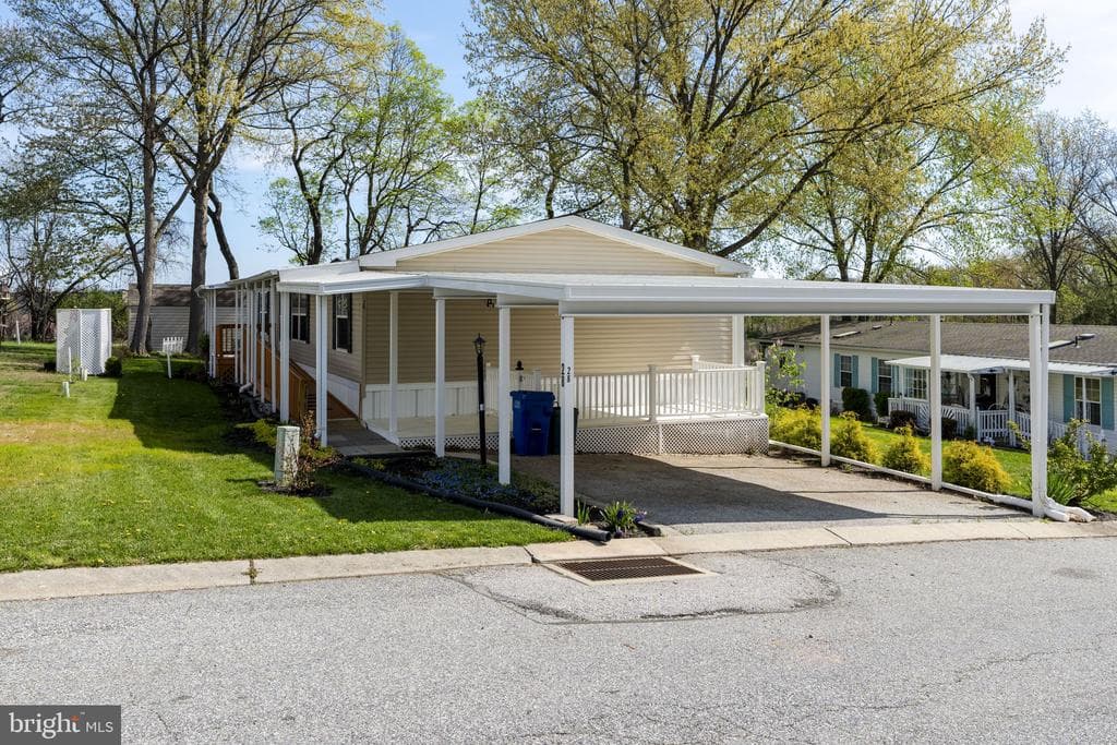 28 Cedar Street photo 1