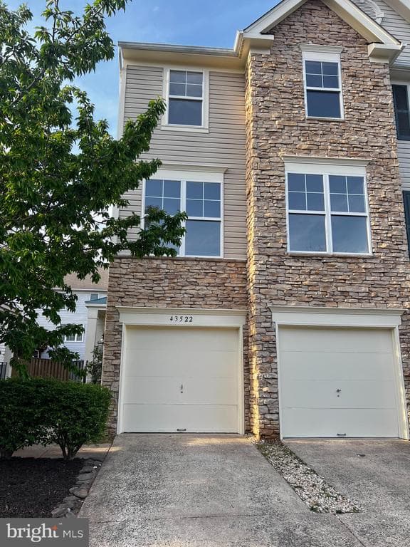 43522 Laidlow Street photo 1