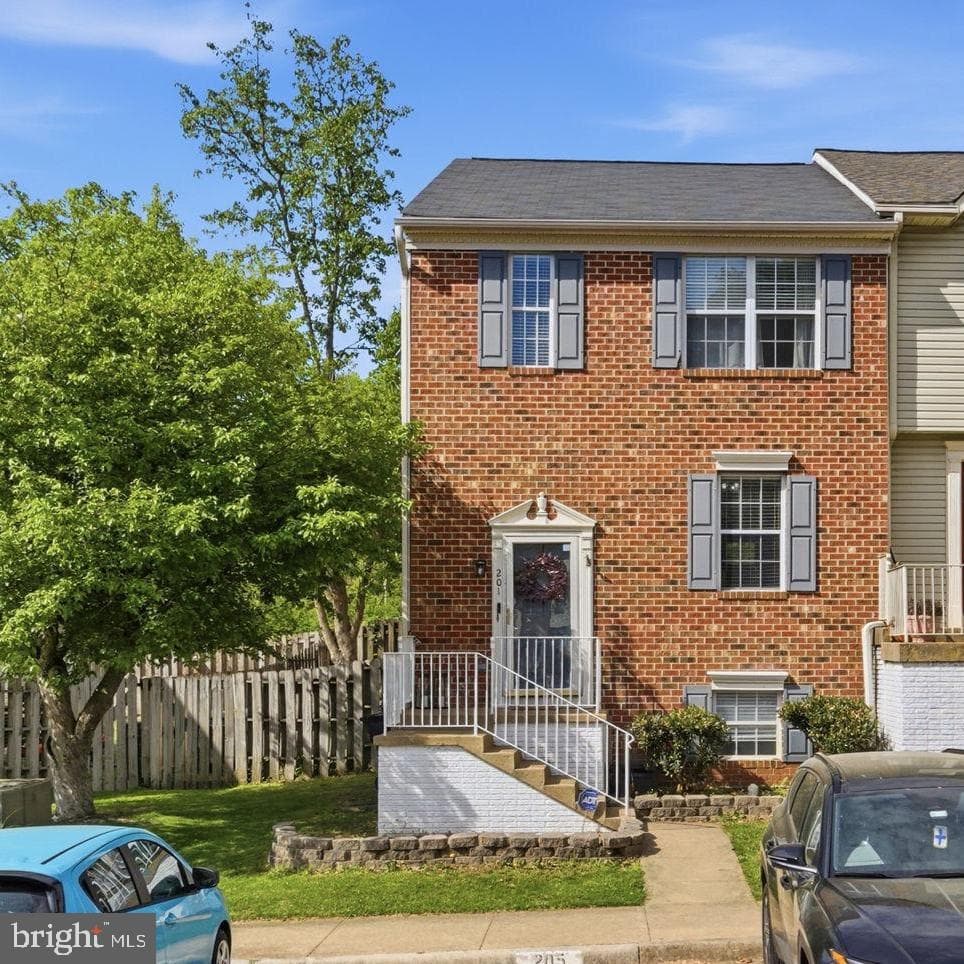 201 Mews Court photo 1