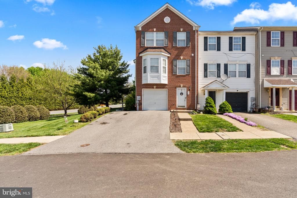 128 Sentry Ridge photo 1