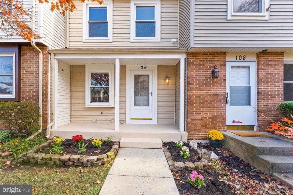 106 Charing Court photo 1