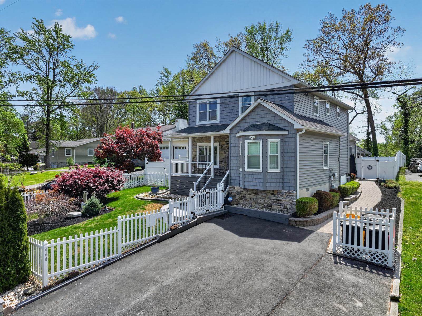 448 Maple Leaf Drive photo 1