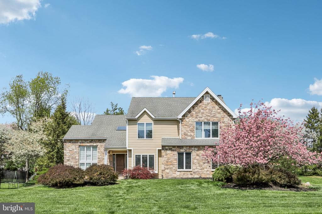 740 Signal Hill Road photo 1