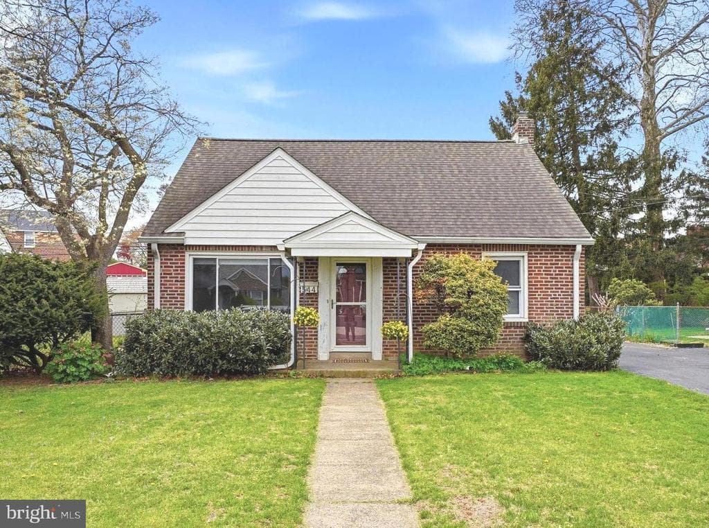 544 Lawrence Road photo 1