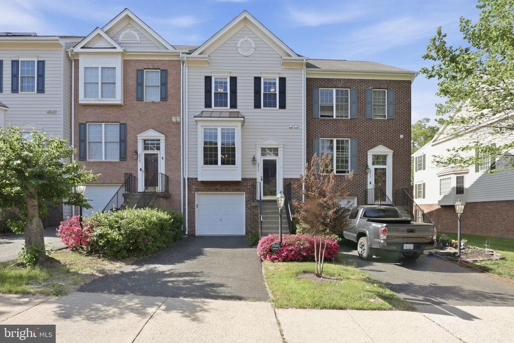 9814 Cheshire Ridge Circle photo 1