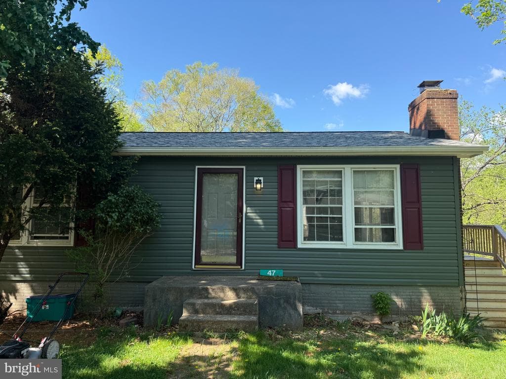 47 Evergreen Lane photo 1