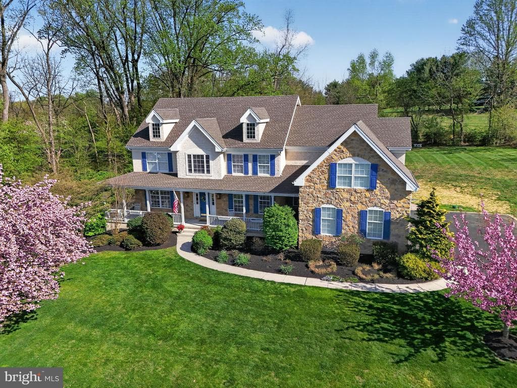116 Waterfall Lane photo 1