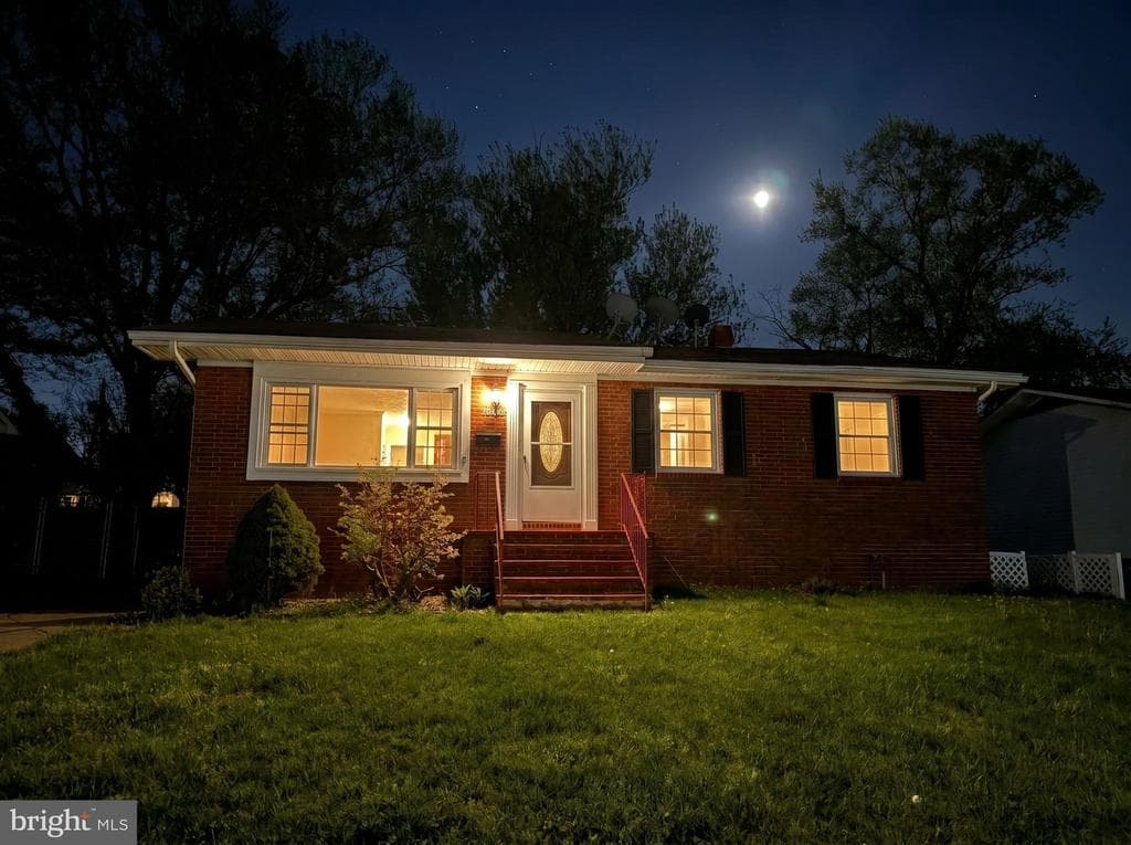 8907 Maplebrook Road photo 1
