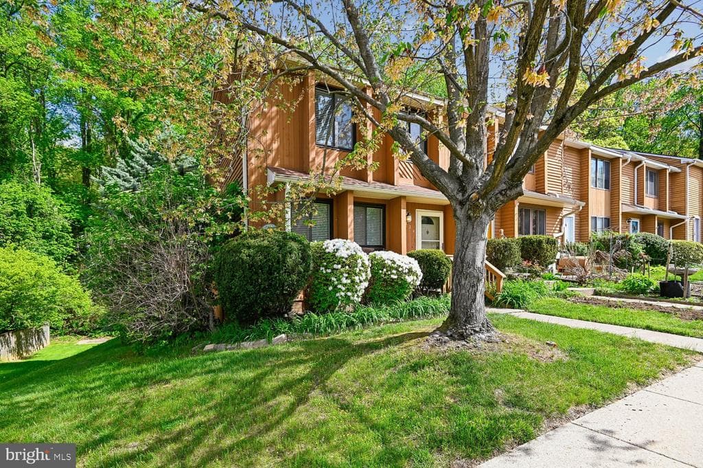 434 Peach Court photo 1