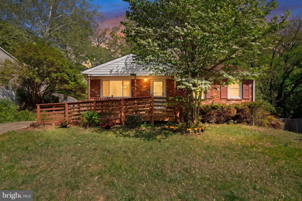 13911 Lynhurst Drive photo 1