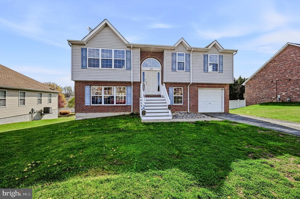 283 Mike Drive photo 1