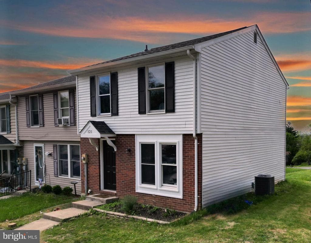 121 Valley View Court photo 1