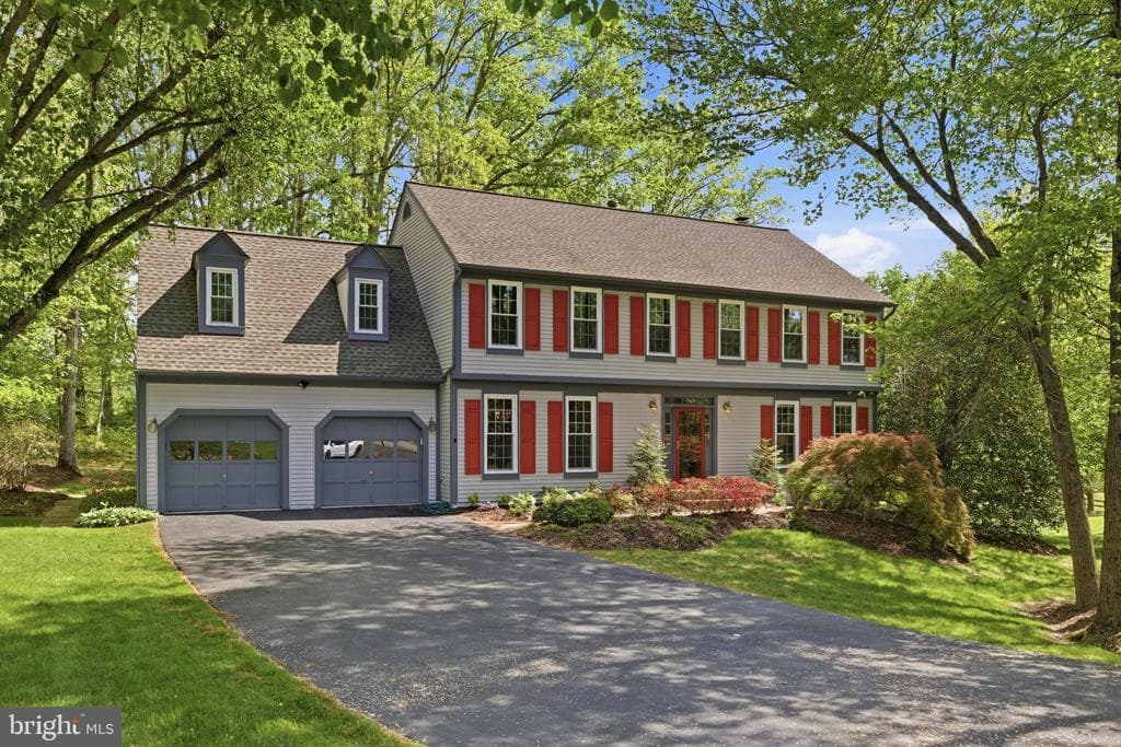 9701 Tree Hollow Court photo 1