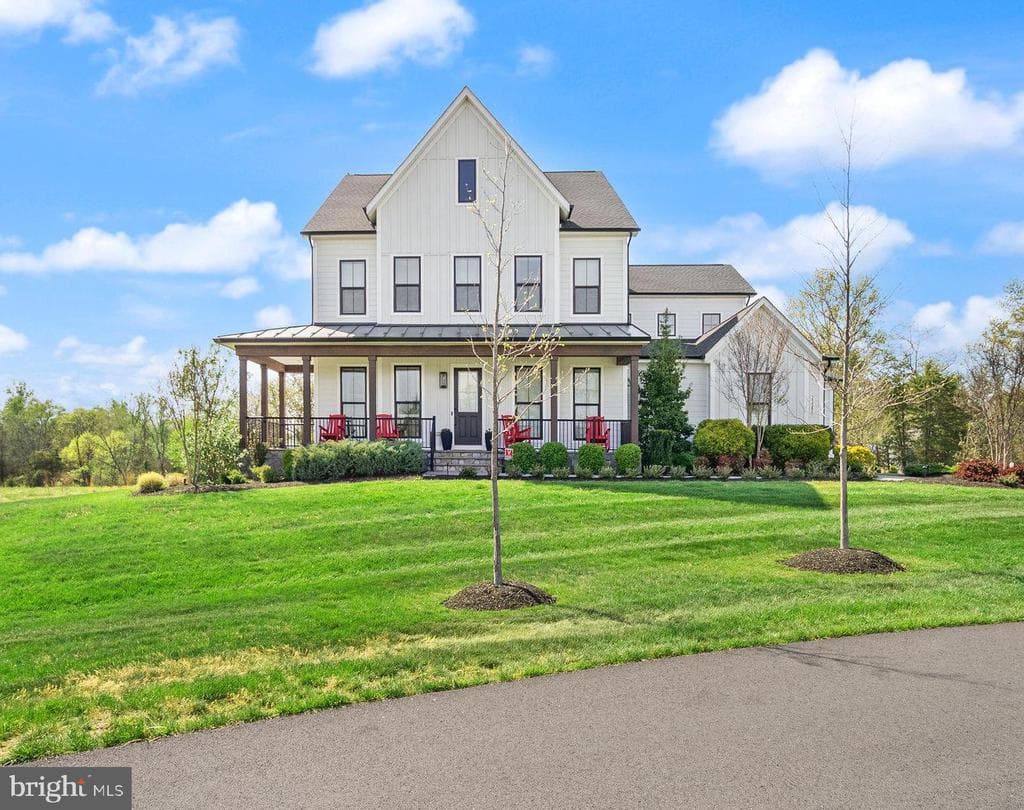 23385 Walking Woods Lane photo 1