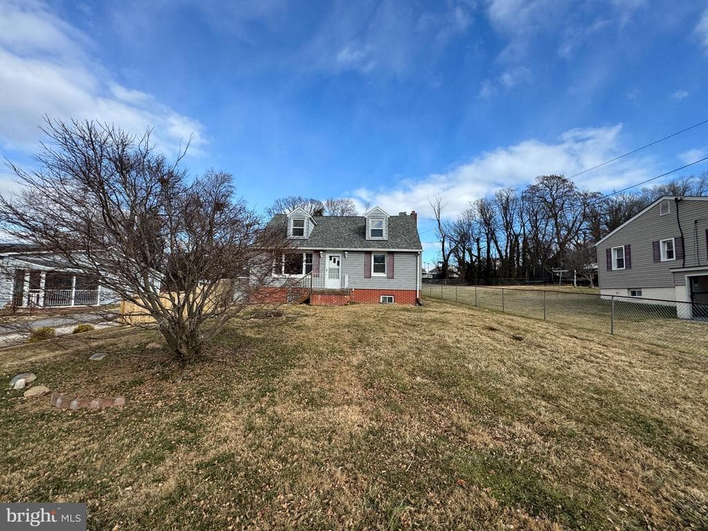 2716 Alderwood Avenue photo 1