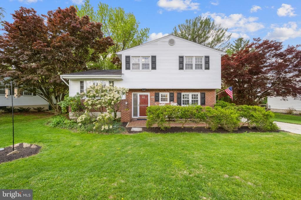 1005 Jamieson Road photo 1
