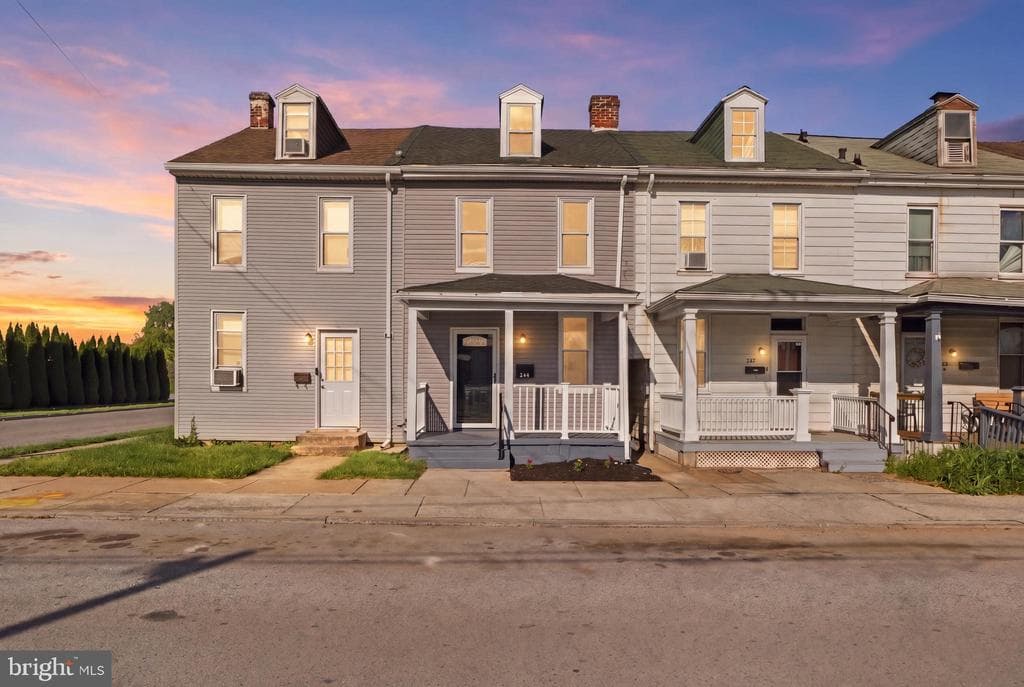 203 Fulton Street photo 1