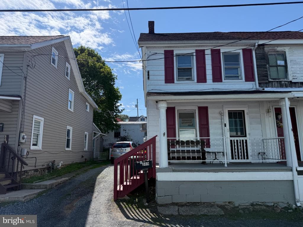 369 East Aly N photo 1