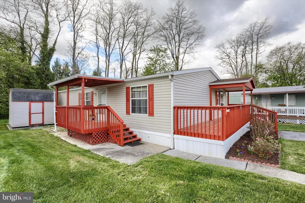 19 Beechwood Drive photo 1