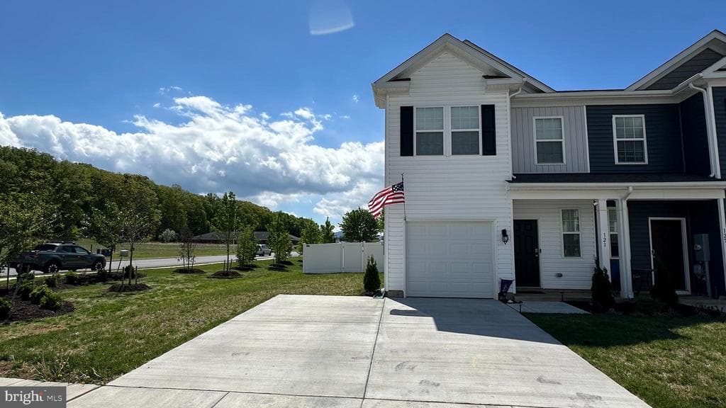 121 Caterpillar Drive photo 1