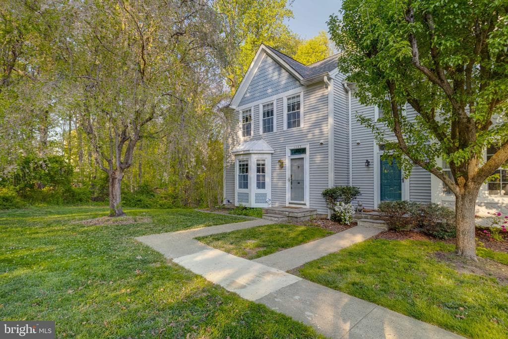 1143 Robin Hill Court photo 1