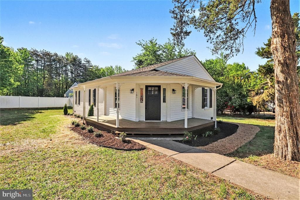 101 Spotslee Drive photo 1