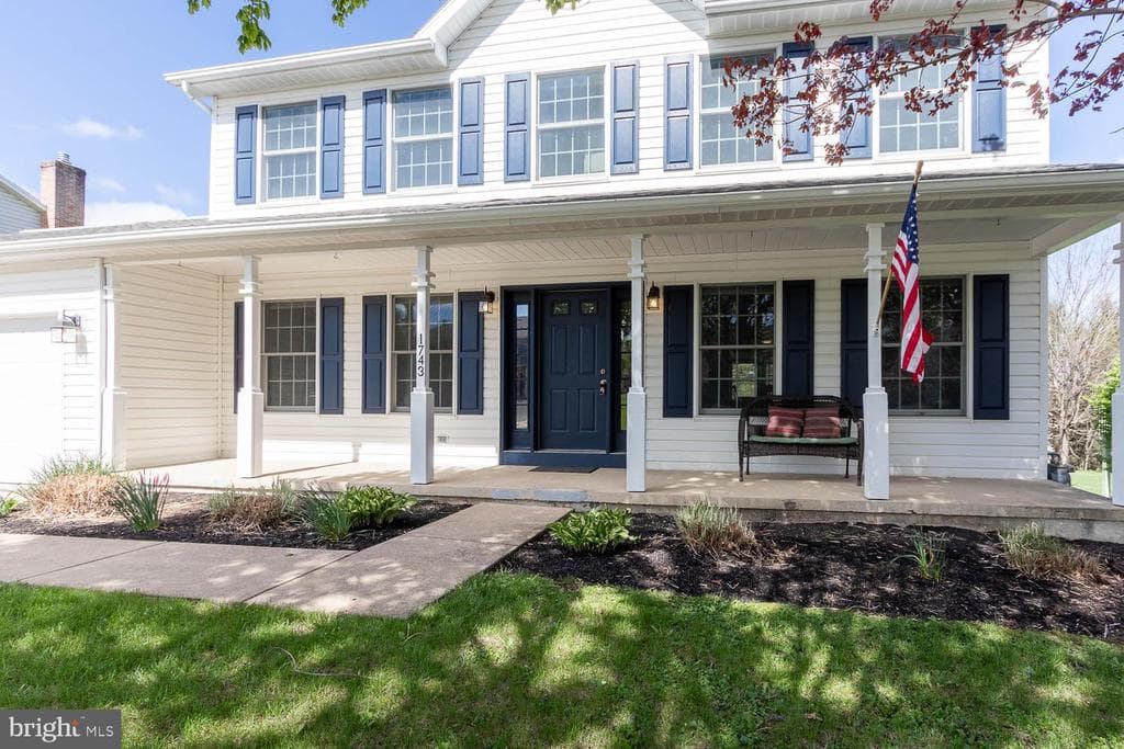 1743 James Avenue photo 1