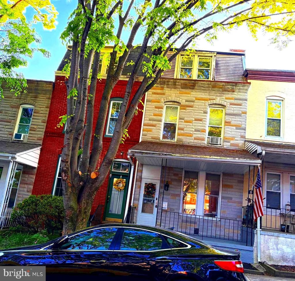 3642 Malden Avenue photo 1