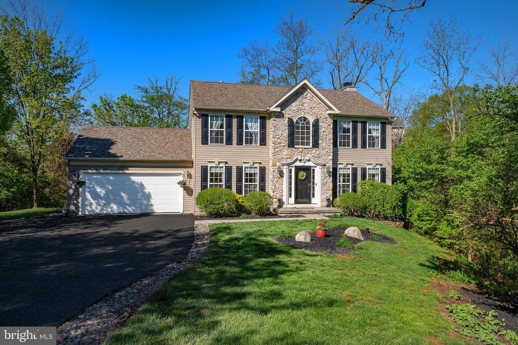 903 Maplewood Drive photo 1