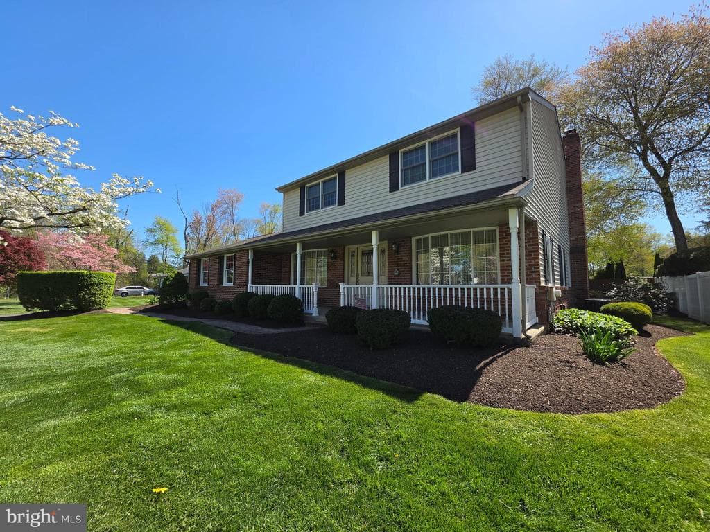 325 Charles Street photo 1
