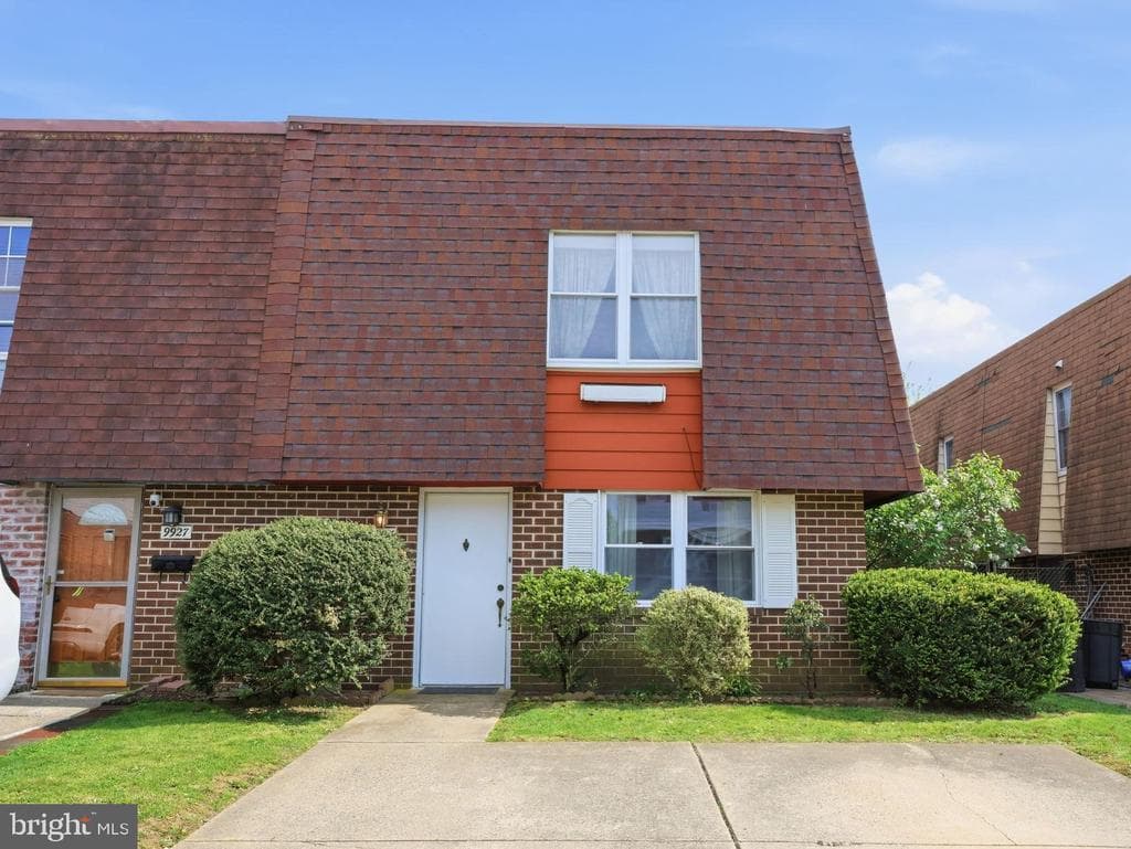 9925 Wingtip Road photo 1