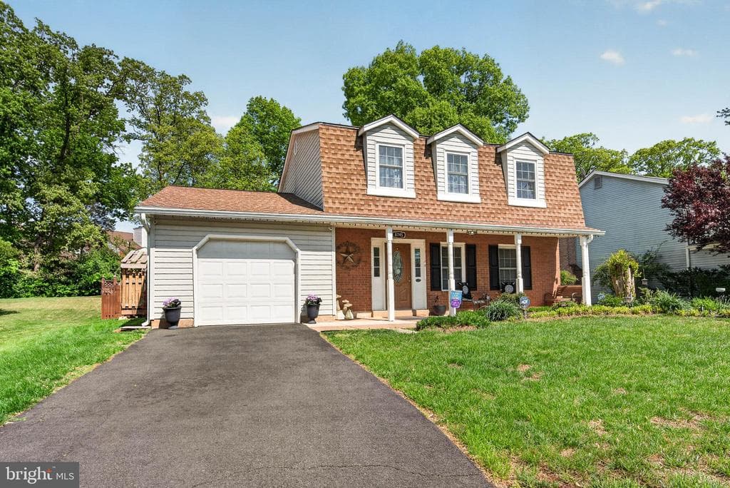 8745 Country Lane photo 1