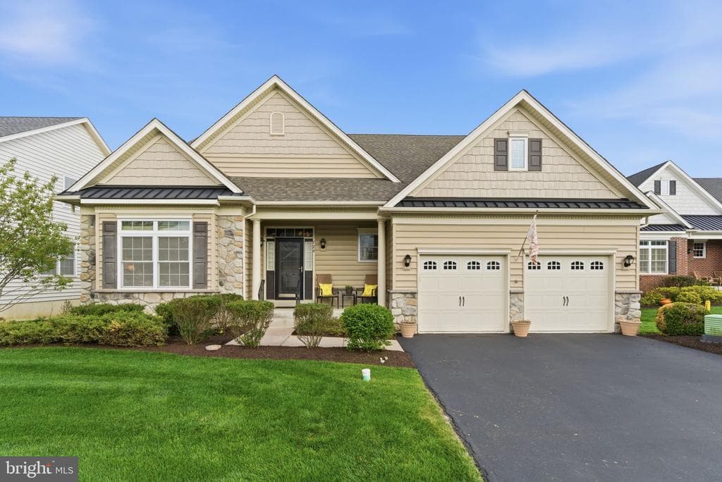 126 Bayhill Drive photo 1
