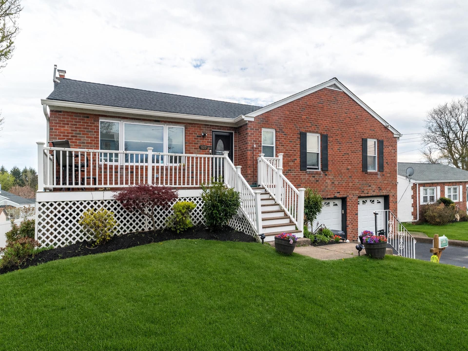 1223 Boone Avenue photo 1