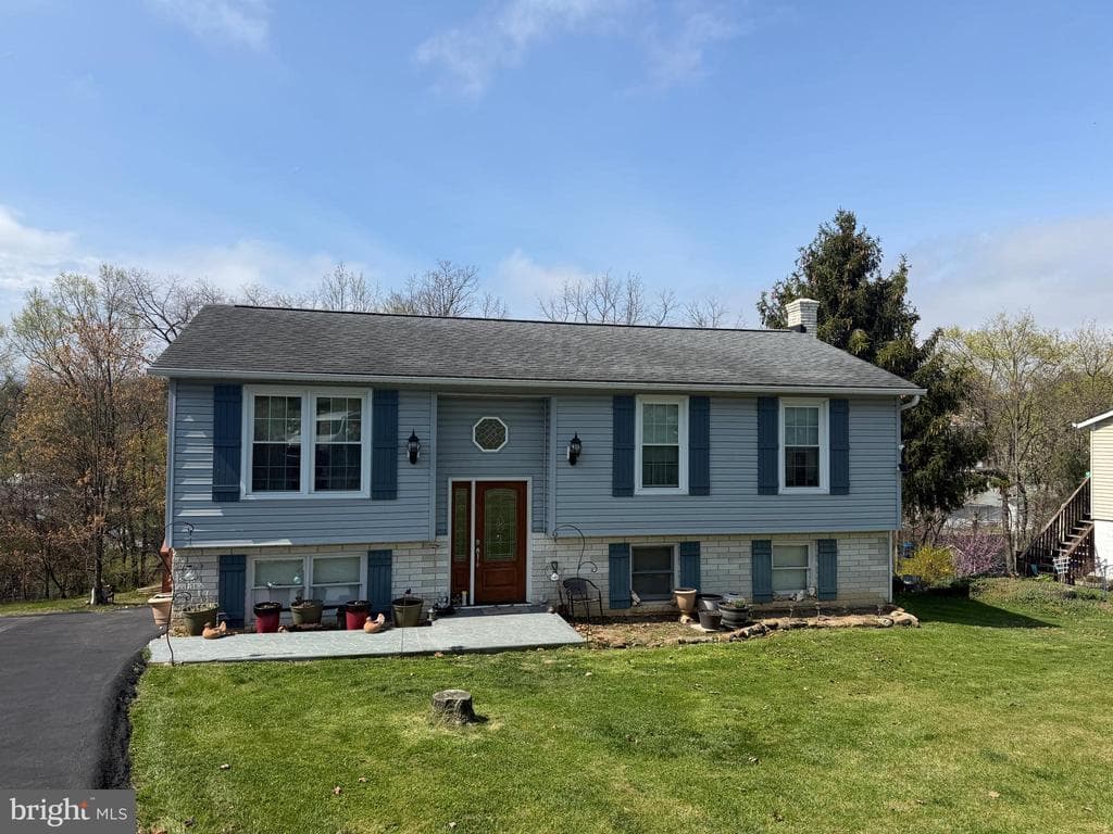 164 Jessica Place photo 1