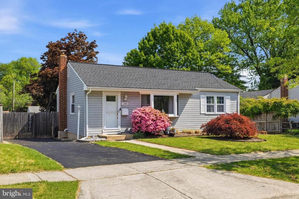 1008 Gilbert Road photo 1
