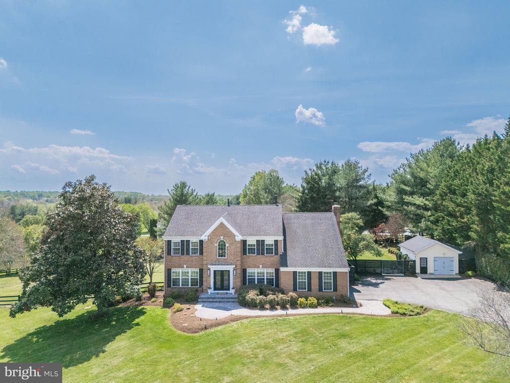 9204 Huntmaster Road photo 1