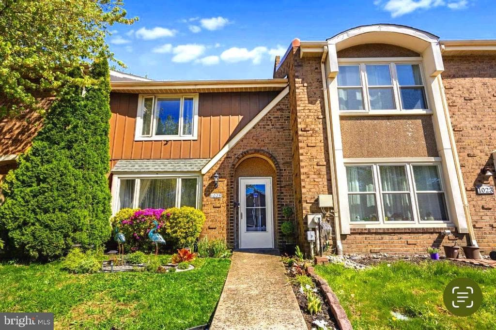 1025 Bedlington Place photo 1